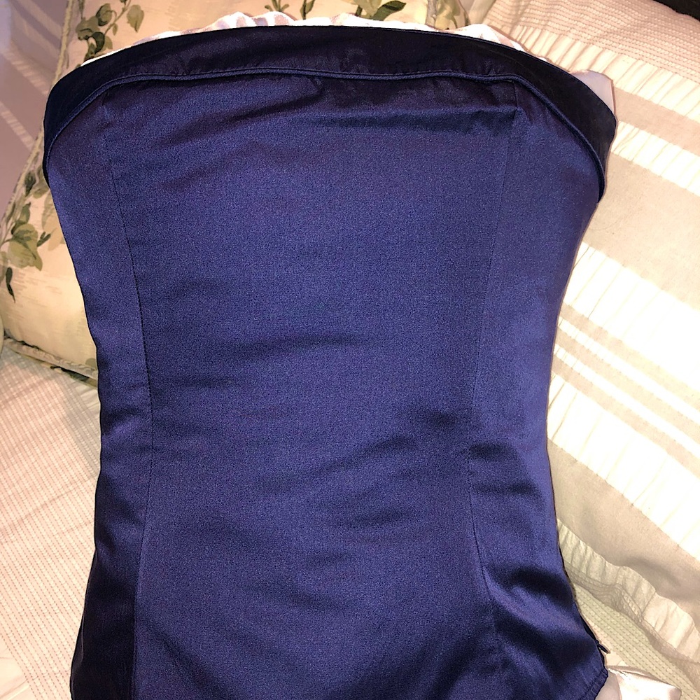 Talbots size 4 strapless top in rich Navy silk & cotton fabric!